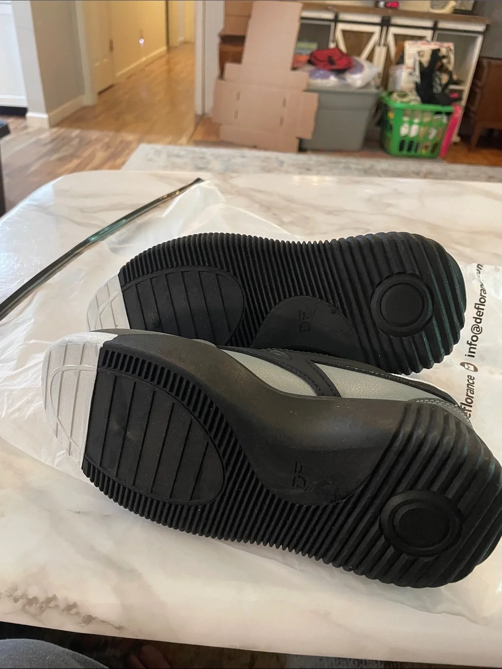 Athletic shoes